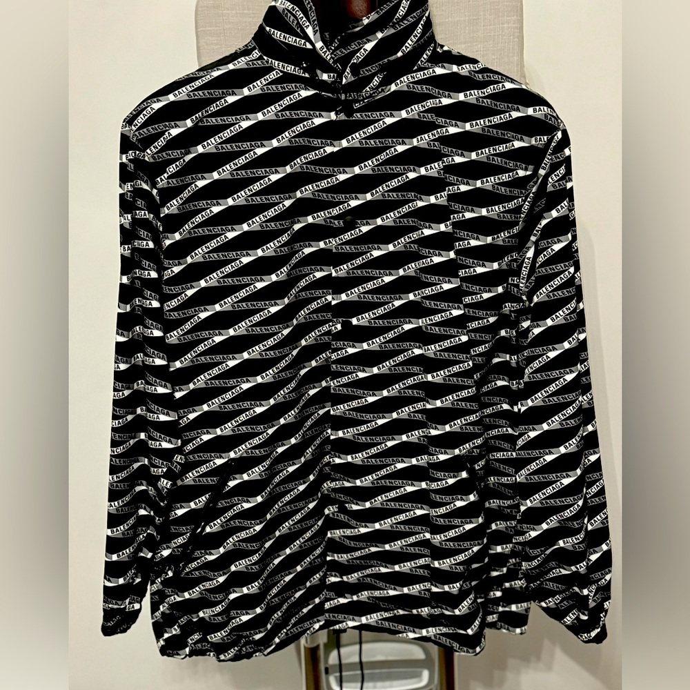 Balenciaga Classic Black and White Jacket – Timeless Monochrome Elegance